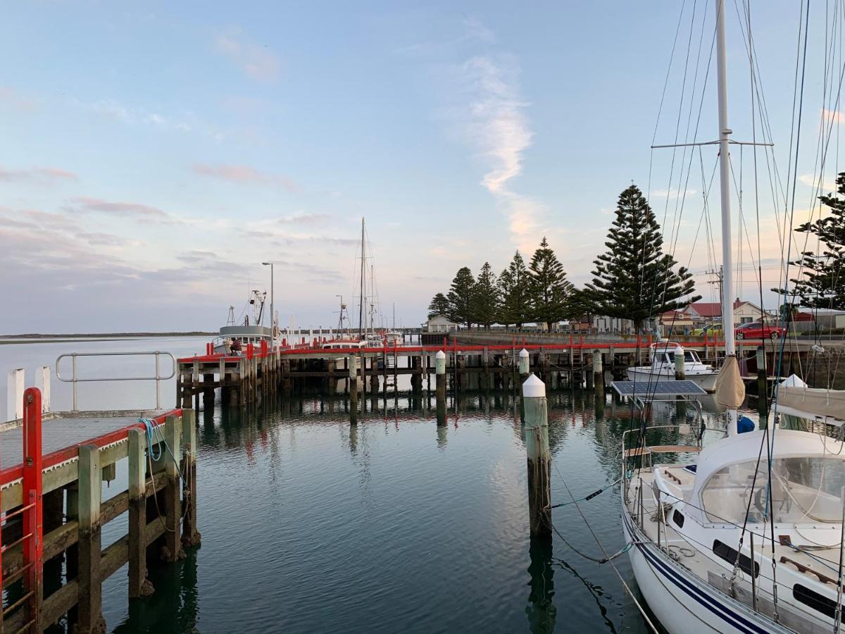 Boat Harbour Jetty B&B Port Albert Eksteriør billede